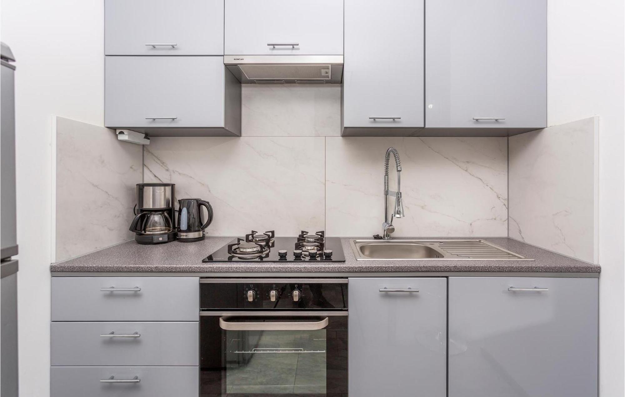 Beautiful Apartment In Malinska With Kitchen Exterior foto