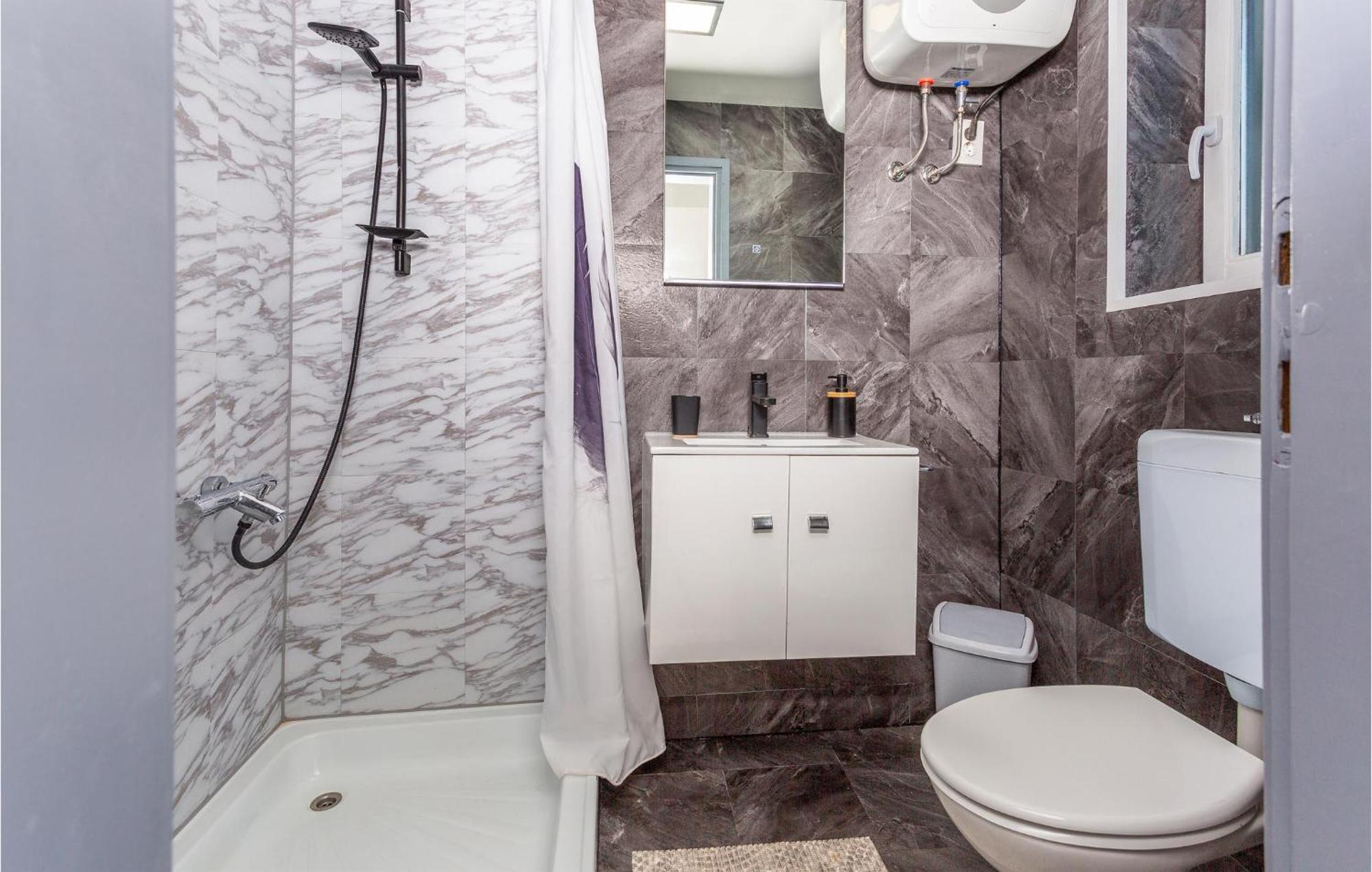 Beautiful Apartment In Malinska With Kitchen Exterior foto